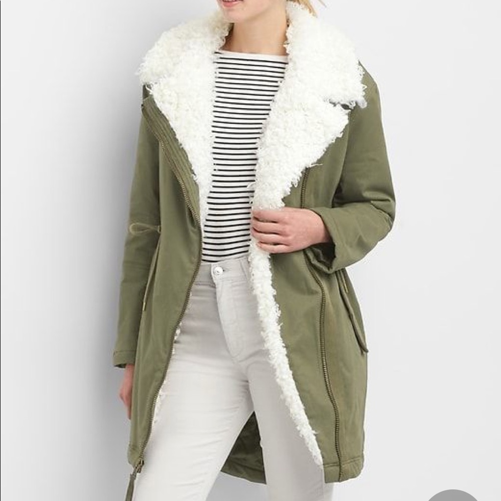 GAP Sherpa/faux fur lined parka